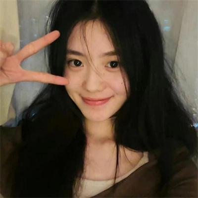 天桥摆摊，我捡了个纨绔当老公